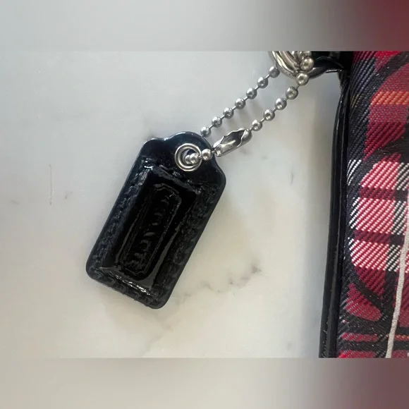 Coach poppy wristlet - Picture 4 of 4